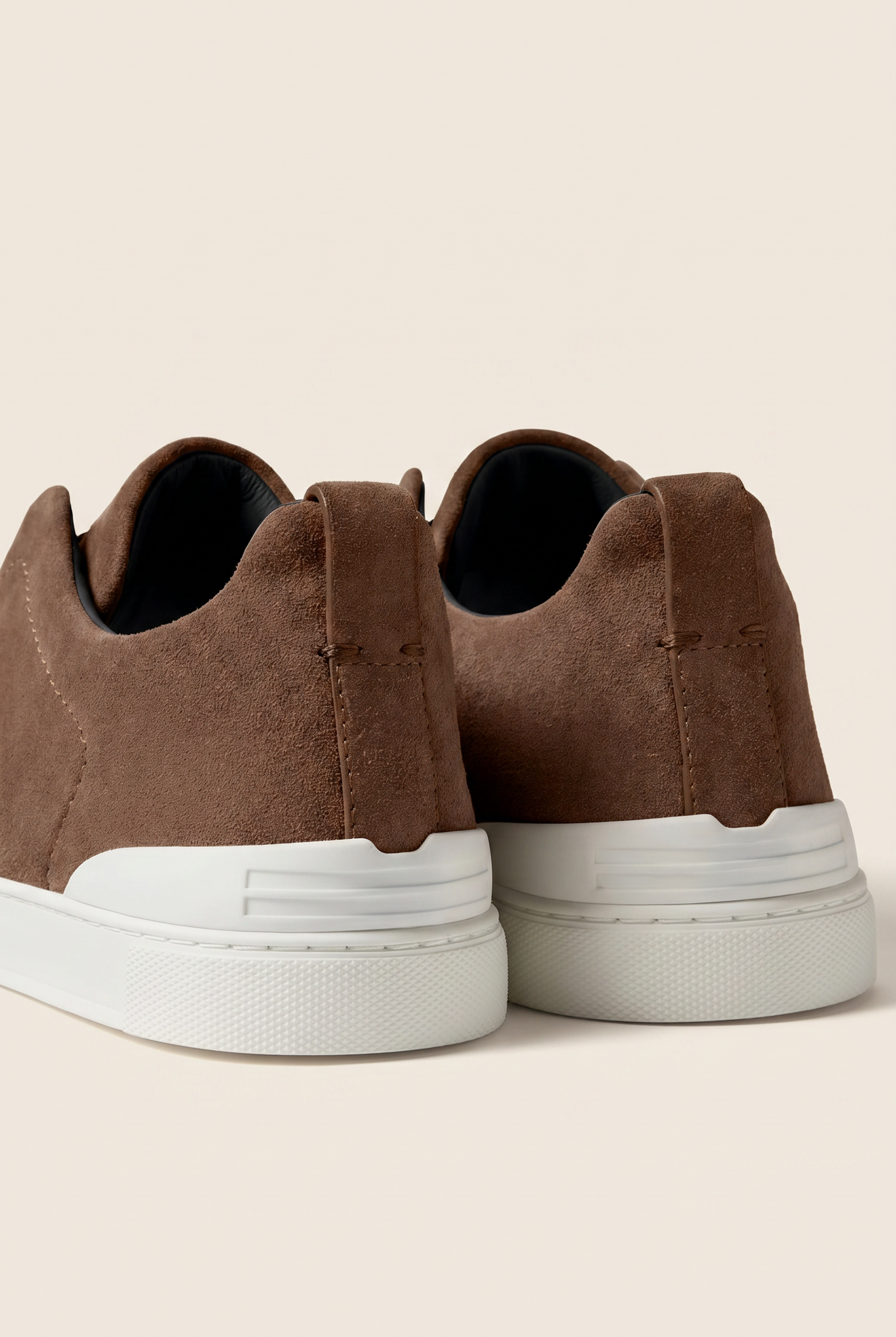 Monaco ruskind tre-søm sneaker taupe